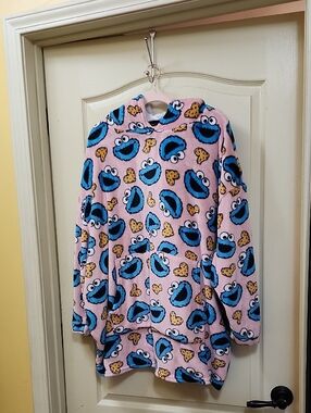 SESAME STREET COOKIE MONSTER OVERSIZED BLANKET HOODIE SWEATSHIRT